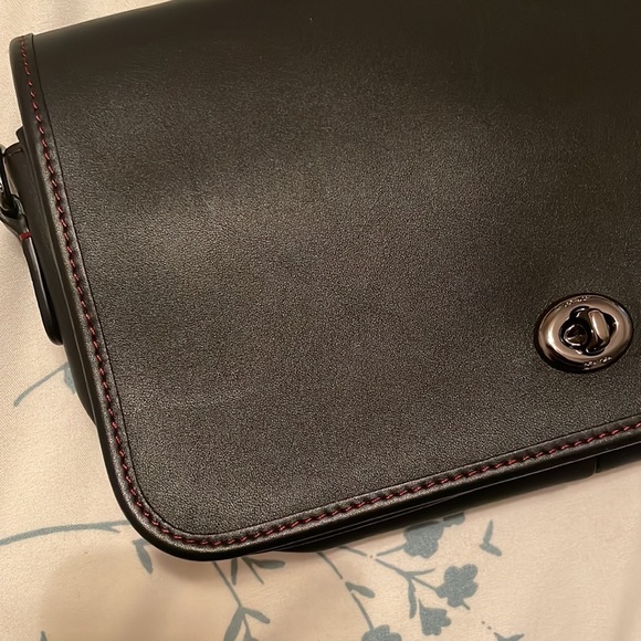 Coach Turn lock crossbody - Picture 2 of 16